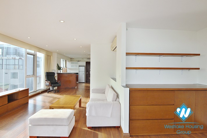   A nice serviced apartment with balcony for rent in Quang An